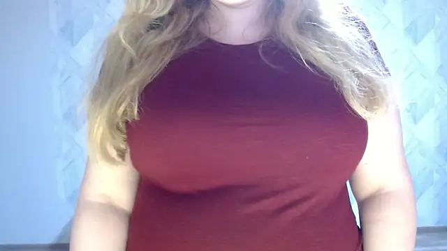 Snapshot of Melina_Hot9 chatting on 06.19.26 Melina Hot9 online show from 06.19.26
