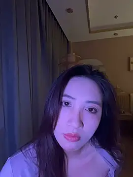 Snapshot of 77Ssuri chatting on 11.27.25 77Ssuri online show from 11.27.25