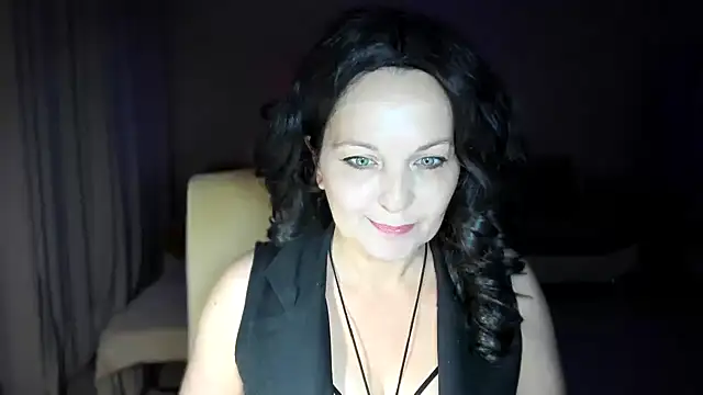 Snapshot of WitchBlueRose chatting on 10.25.25 WitchBlueRose online show from 10.25.25