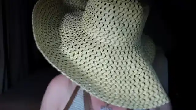 Snapshot of WitchBlueRose chatting on 11.08.25 WitchBlueRose online show from 11.08.25