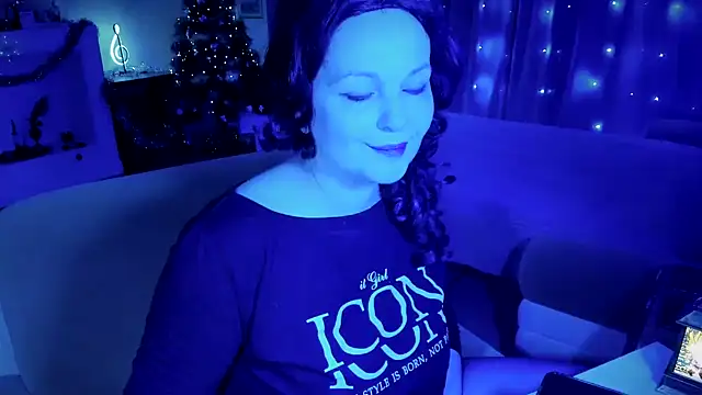 Snapshot of WitchBlueRose chatting on 12.22.25 WitchBlueRose online show from 12.22.25