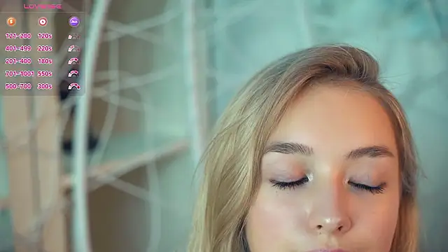 Snapshot of FlairCunard chatting on 12.03.24 FlairCunard online show from 12.03.24