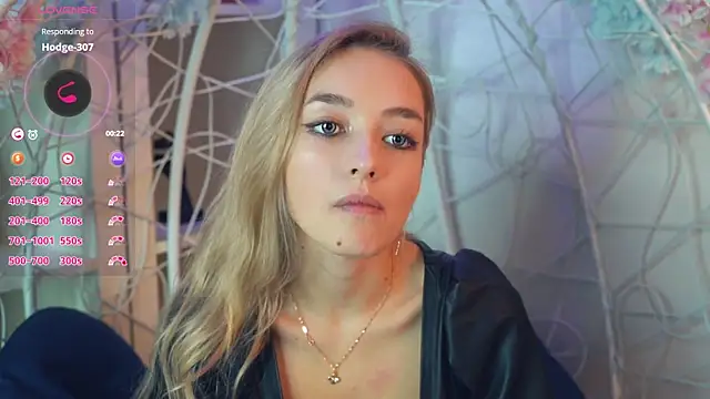 Snapshot of FlairCunard chatting on 12.05.24 FlairCunard online show from 12.05.24