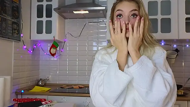 Snapshot of FlairCunard chatting on 12.31.24 FlairCunard online show from 12.31.24