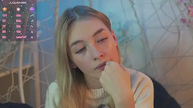 Snapshot of FlairCunard chatting on 01.31.25 FlairCunard online show from 01.31.25