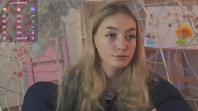 Snapshot of FlairCunard chatting on 02.18.25 FlairCunard online show from 02.18.25