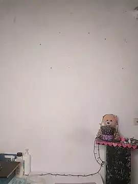 Snapshot of Calatea chatting on 02.28.25 Calatea online show from 02.28.25