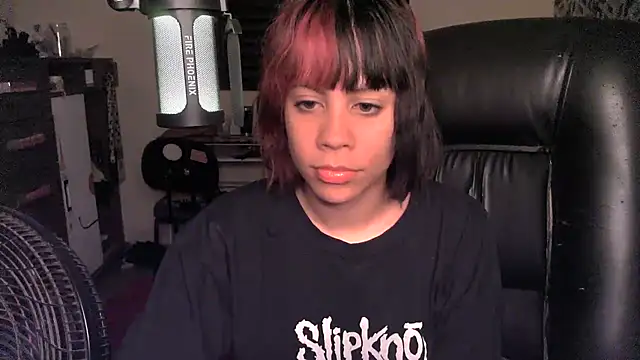 Snapshot of Liv_Alt chatting on 05.02.26 Liv Alt online show from 05.02.26