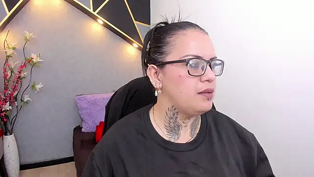 Snapshot of brigittemiller chatting on 04.29.26 brigittemiller online show from 04.29.26