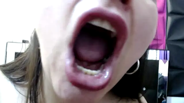 ScarletGlow1 online show from 12.28.24