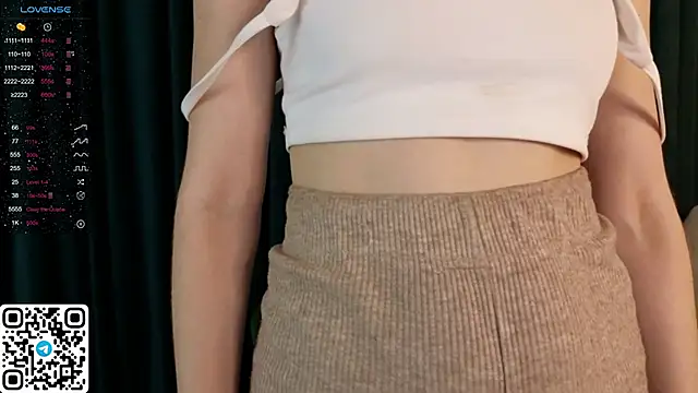 Snapshot of ElswythDecoursey chatting on 01.06.25 ElswythDecoursey online show from 01.06.25