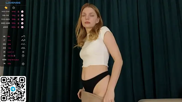 Snapshot of ElswythDecoursey chatting on 01.12.25 ElswythDecoursey online show from 01.12.25