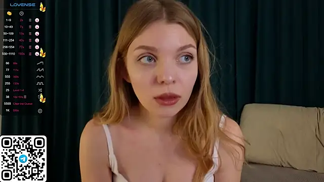 Snapshot of ElswythDecoursey chatting on 01.13.25 ElswythDecoursey online show from 01.13.25