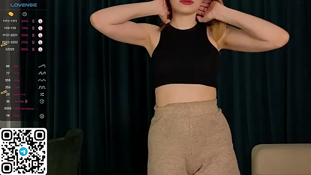 Snapshot of ElswythDecoursey chatting on 01.25.25 ElswythDecoursey online show from 01.25.25