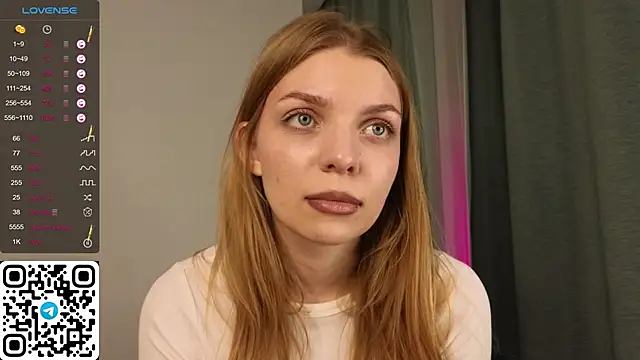 Snapshot of ElswythDecoursey chatting on 01.28.25 ElswythDecoursey online show from 01.28.25