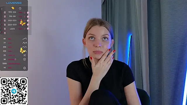 Snapshot of ElswythDecoursey chatting on 02.01.25 ElswythDecoursey online show from 02.01.25