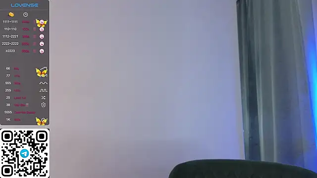 Snapshot of ElswythDecoursey chatting on 02.05.25 ElswythDecoursey online show from 02.05.25