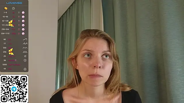 Snapshot of ElswythDecoursey chatting on 02.10.25 ElswythDecoursey online show from 02.10.25