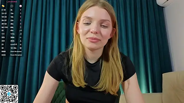 Snapshot of ElswythDecoursey chatting on 03.03.25 ElswythDecoursey online show from 03.03.25