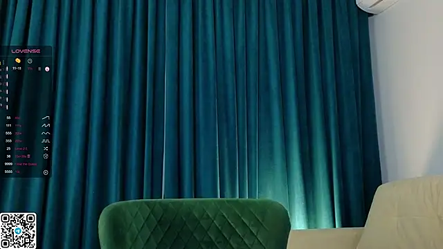 Snapshot of ElswythDecoursey chatting on 03.05.25 ElswythDecoursey online show from 03.05.25