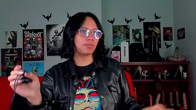 Snapshot of lilith-deveraux chatting on 05.11.26 lilith-deveraux online show from 05.11.26