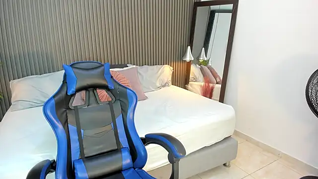 Axel brunette1 online show from 04.06.26