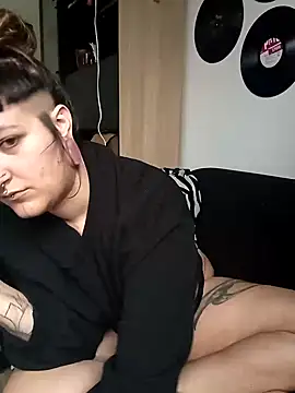 Snapshot of SweetPivoinee chatting on 12.05.24 SweetPivoinee online show from 12.05.24