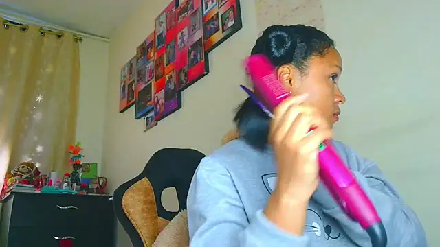 Snapshot of Samary_thomas chatting on 05.26.26 Samary thomas online show from 05.26.26