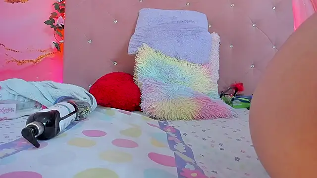 Taylor  cooper online show from 02.12.25