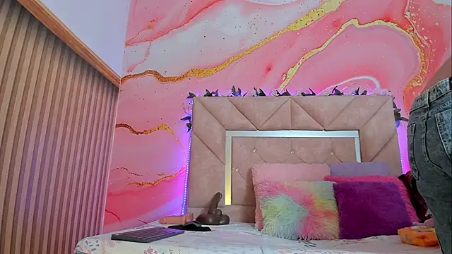 Taylor  cooper online show from 09.08.25