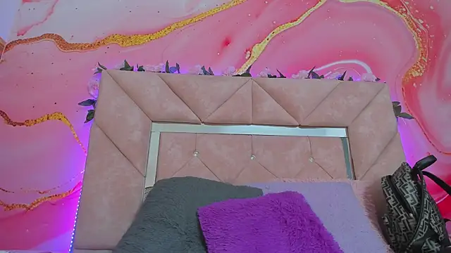 Taylor  cooper online show from 11.19.25