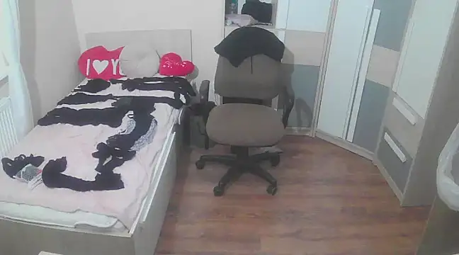 uleglasuczPL online show from 02.25.25