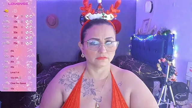 Ivonnee   online show from 12.22.24