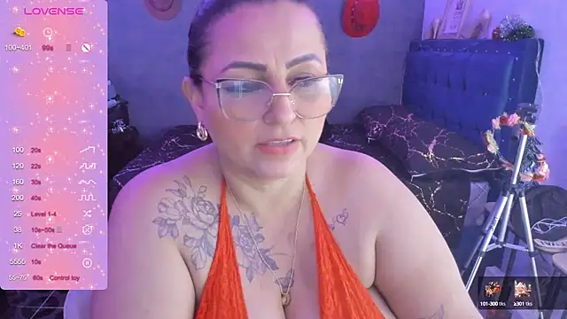 Ivonnee   online show from 12.22.24