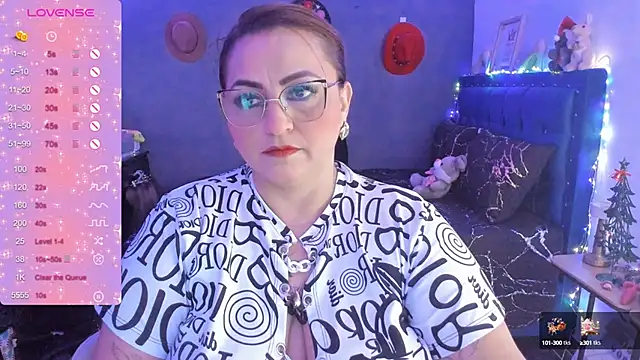 Ivonnee   online show from 01.05.25