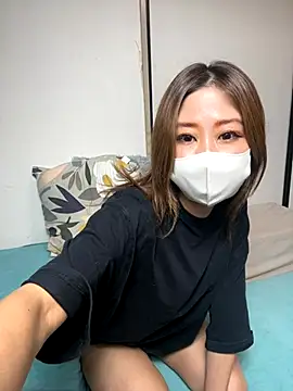 Snapshot of ayu0009rrr chatting on 11.13.25 ayu0009rrr online show from 11.13.25