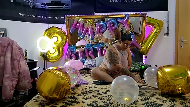 SunshineLexi online show from 10.28.25