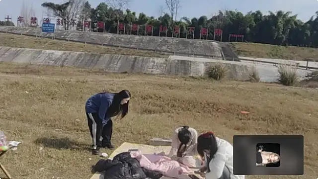 Snapshot of SS119 chatting on 01.28.25 SS119 online show from 01.28.25