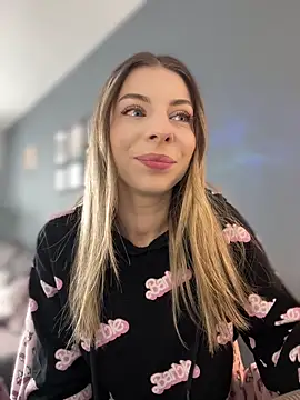 Mia Ethan online show from 03.26.26