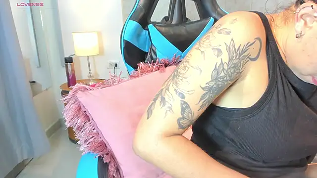 Snapshot of _maria_foxx_ chatting on 02.13.26 maria foxx online show from 02.13.26