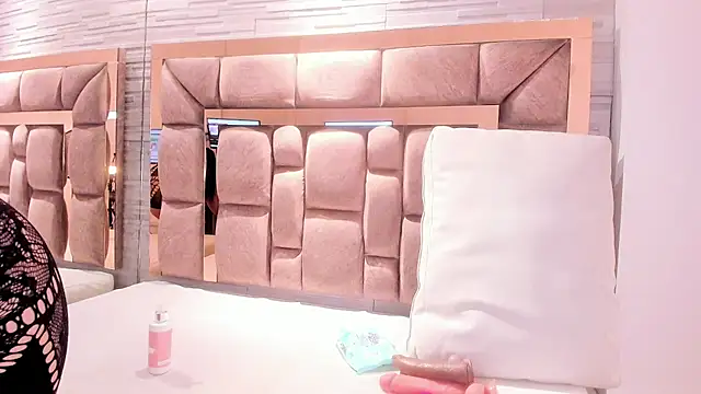 shanon hughes  online show from 01.30.25