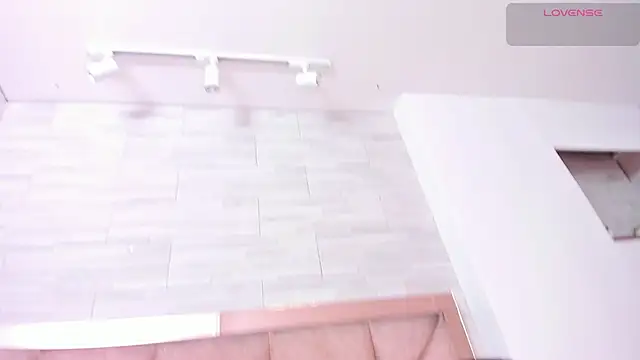 shanon hughes  online show from 03.20.25