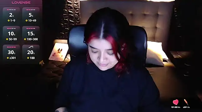 Snapshot of _ValeryStone_ chatting on 12.22.24 ValeryStone online show from 12.22.24