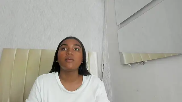 Snapshot of kayna_gomez chatting on 04.22.26 kayna gomez online show from 04.22.26