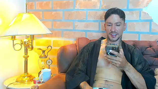 Snapshot of Dylanstonne chatting on 01.30.25 Dylanstonne online show from 01.30.25