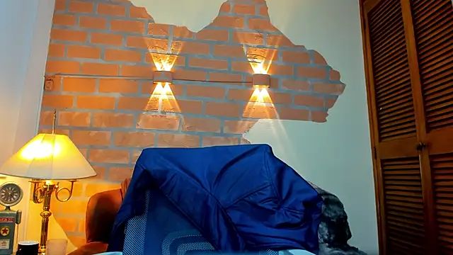 Snapshot of Dylanstonne chatting on 03.19.25 Dylanstonne online show from 03.19.25