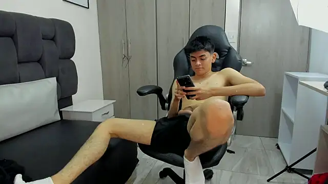 Yef Thin online show from 01.08.25