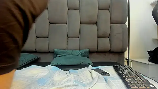 Yef Thin online show from 03.21.25