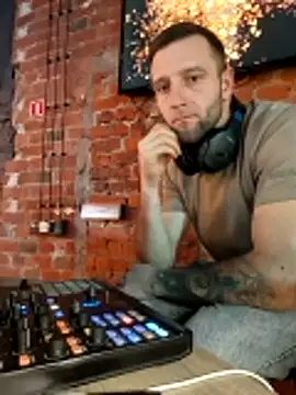 serjdj90 online show from 12.13.25