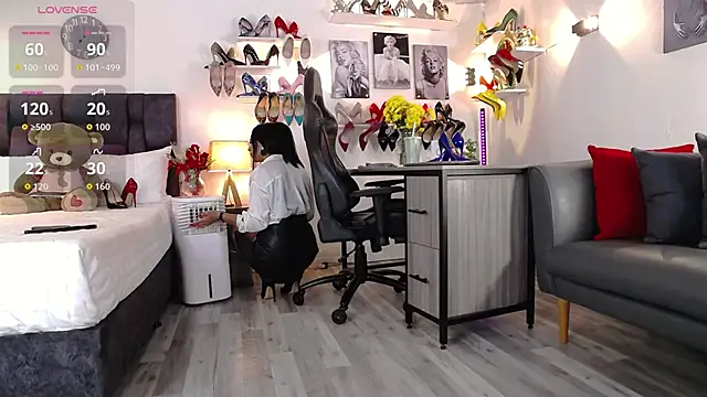 Snapshot of Carlajohnson chatting on 09.27.25 Carlajohnson online show from 09.27.25